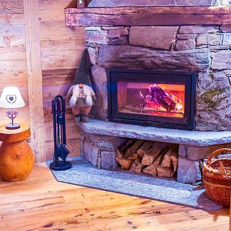 Joivy Modern Family Chalet With Stunning Mountain Views Champoluc Bagian luar foto