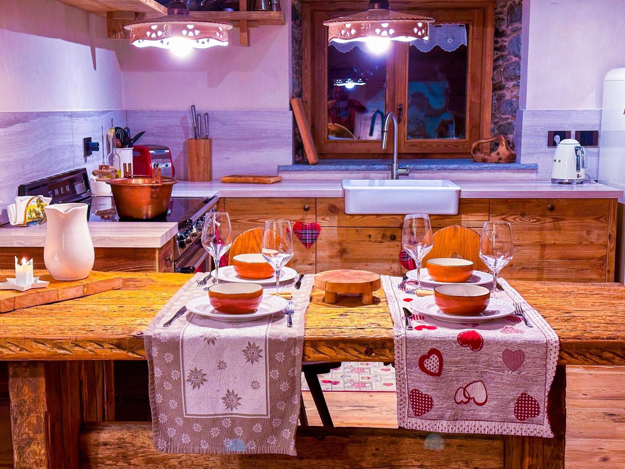 Joivy Modern Family Chalet With Stunning Mountain Views Champoluc Bagian luar foto