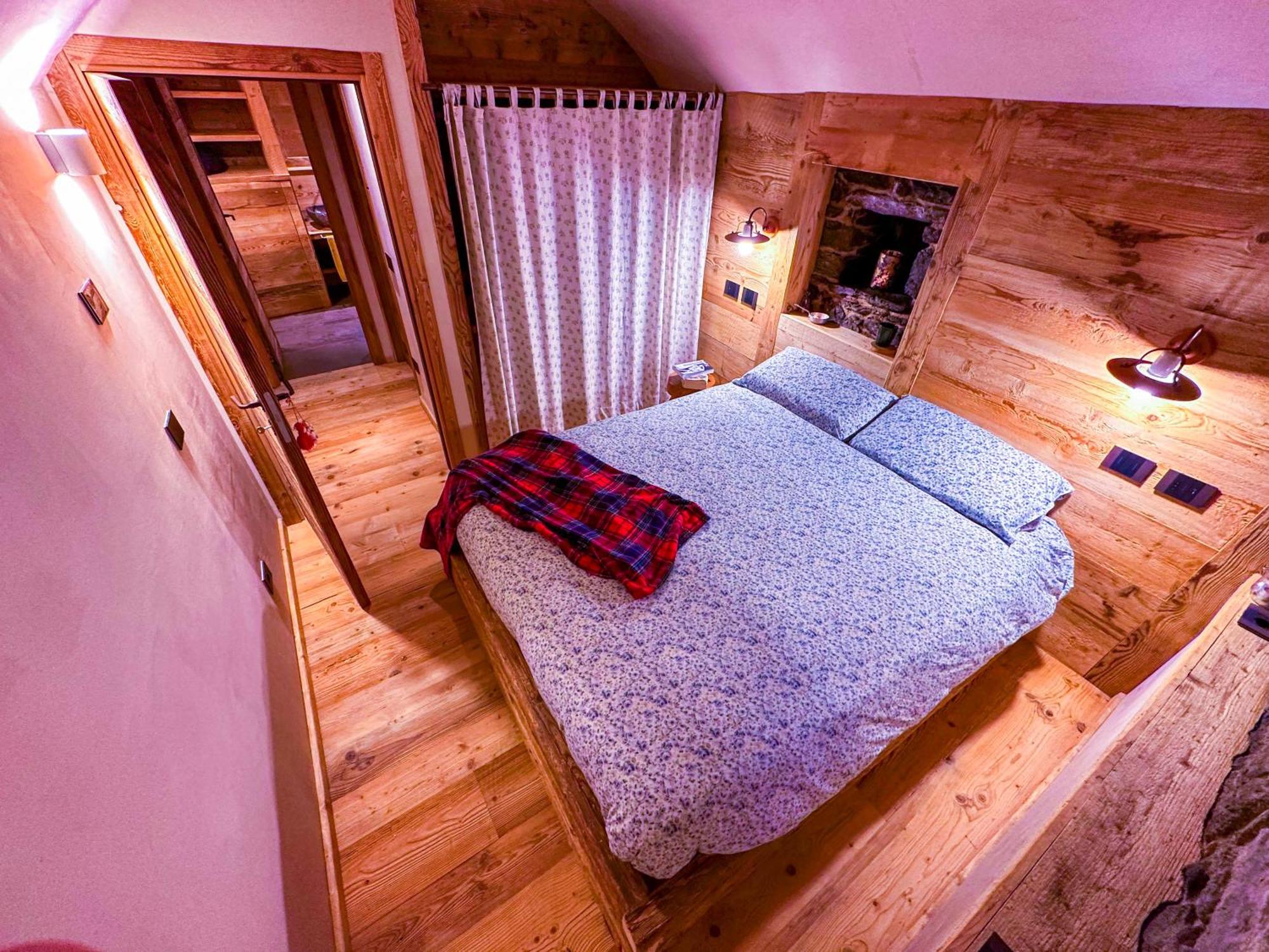 Joivy Modern Family Chalet With Stunning Mountain Views Champoluc Bagian luar foto