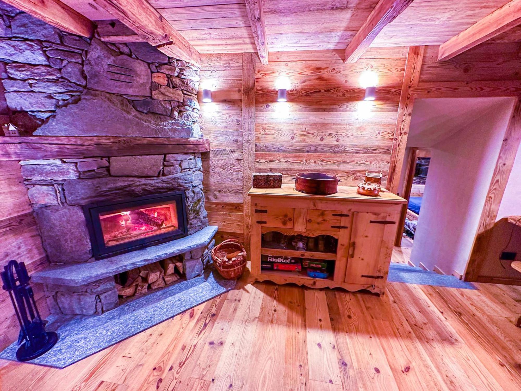 Joivy Modern Family Chalet With Stunning Mountain Views Champoluc Bagian luar foto
