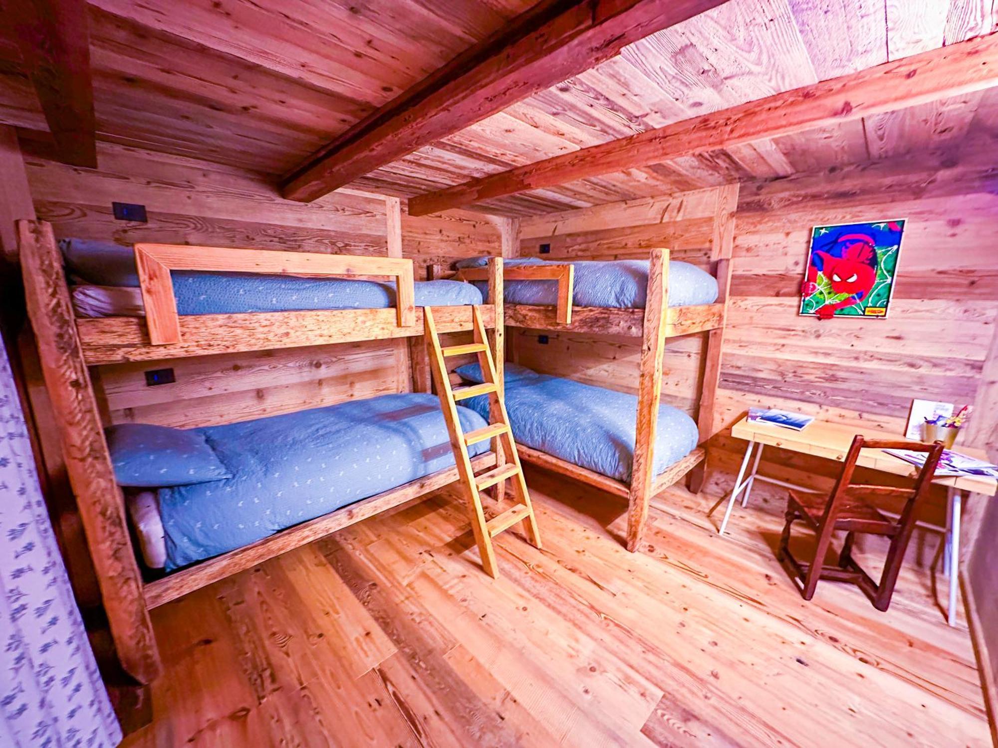 Joivy Modern Family Chalet With Stunning Mountain Views Champoluc Bagian luar foto