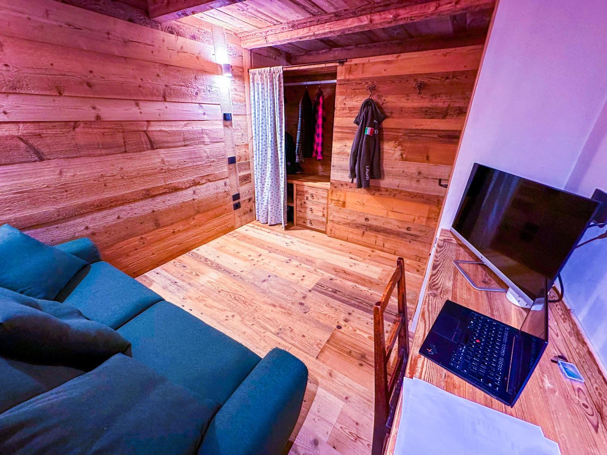 Joivy Modern Family Chalet With Stunning Mountain Views Champoluc Bagian luar foto