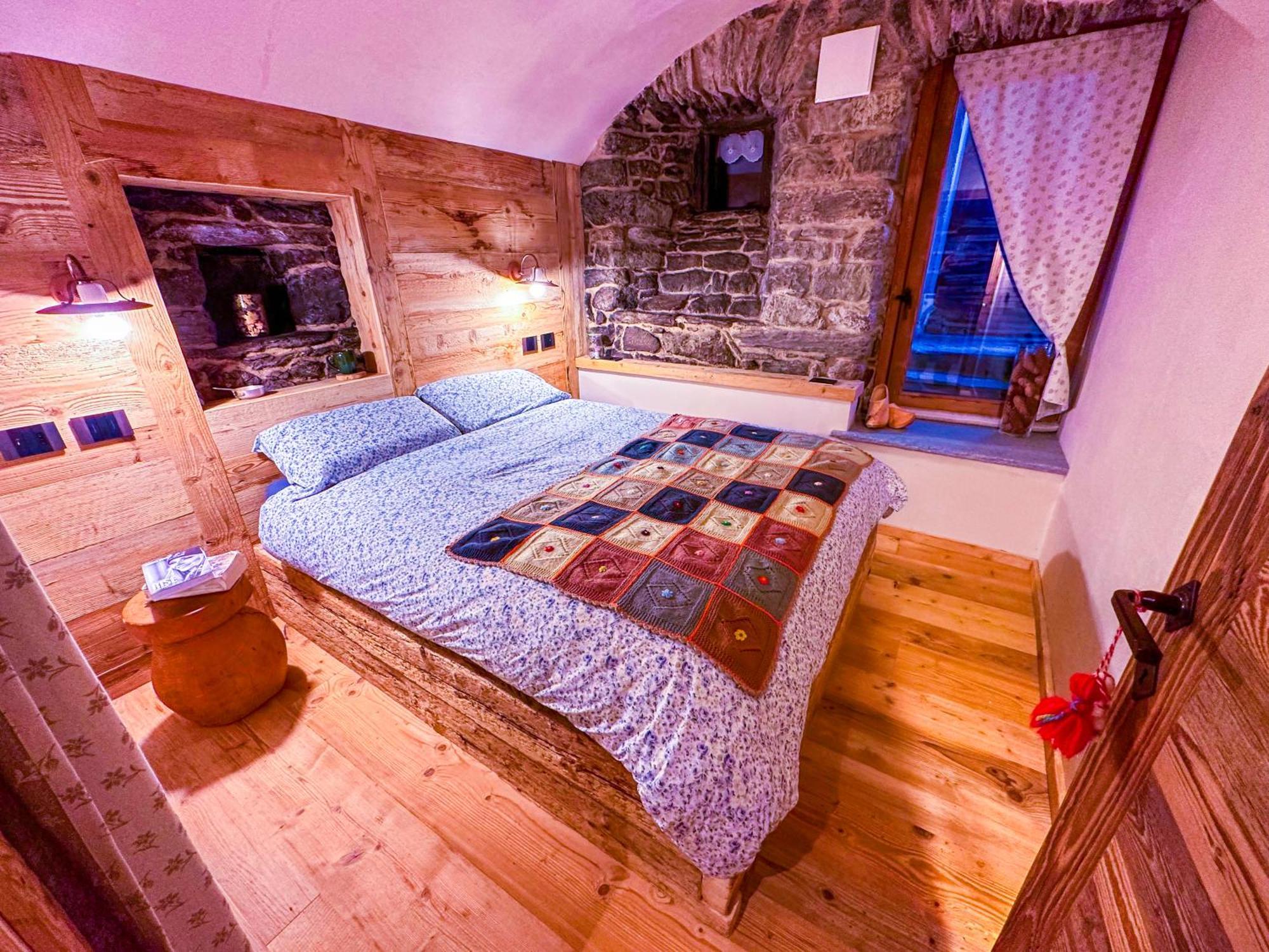 Joivy Modern Family Chalet With Stunning Mountain Views Champoluc Bagian luar foto